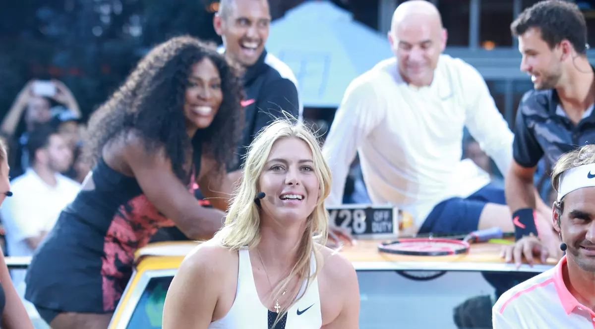 Sharapova, cu bikini la vedere | FOTO