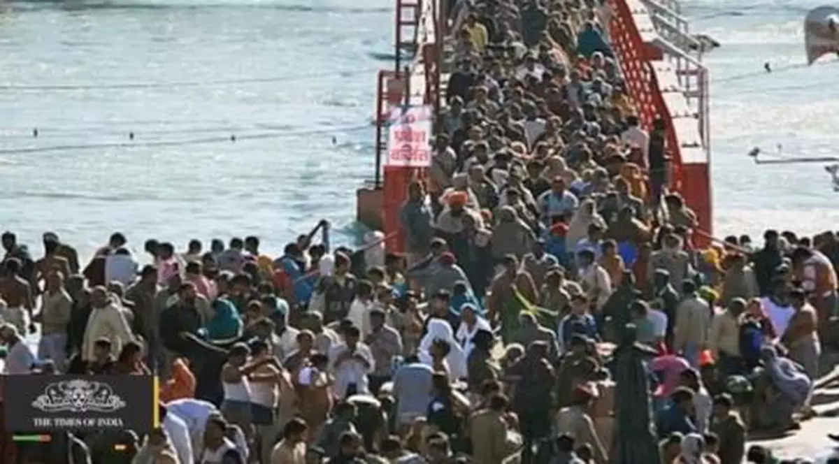 Cel puţin 11 morţi şi alţi 50 de răniţi, în India, într-o busculadă din fața unui templu | VIDEO