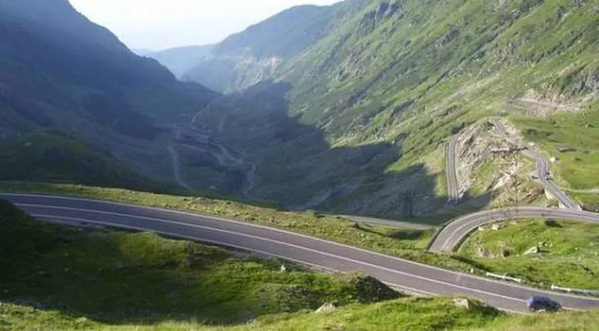 Traficul rutier va fi închis pe Transfăgărăşan  