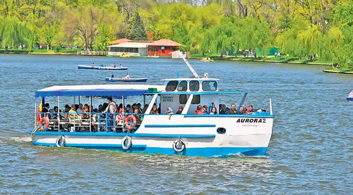 Plimbări GRATUITE pe lac, în Herăstrău, de Ziua Marinei