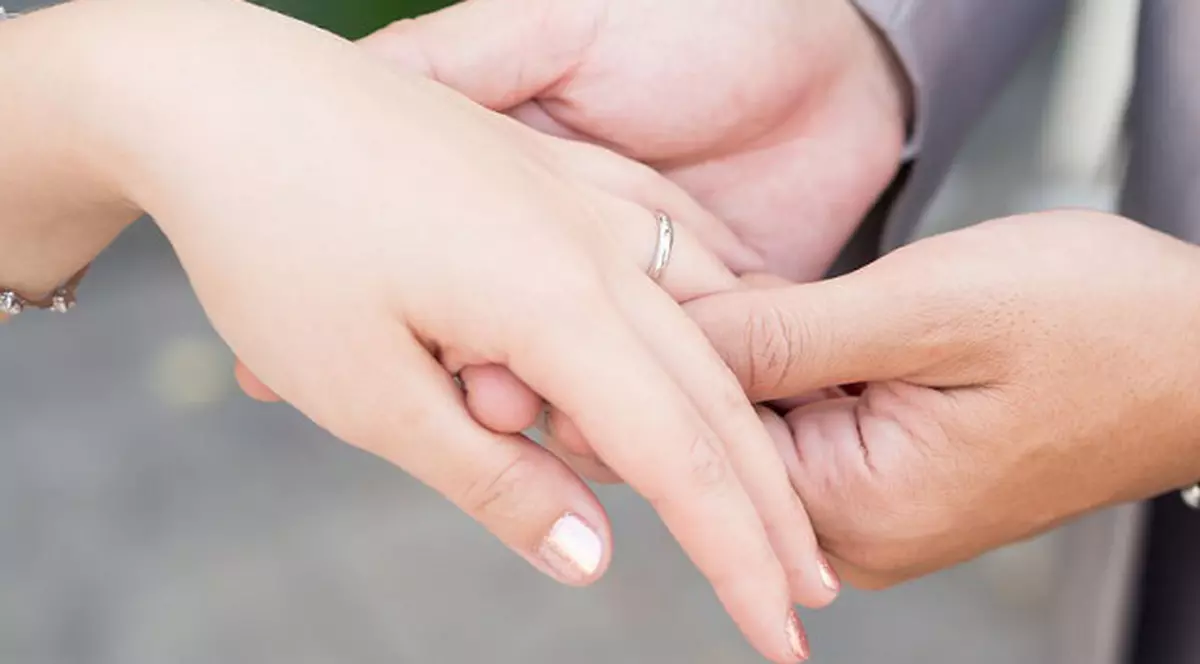 Care este istoria verighetei si superstitii legate de purtarea ei