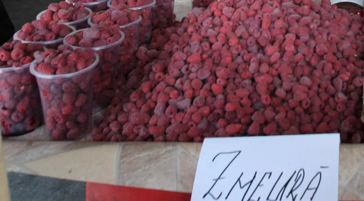 Superofertă la zmeură! Prețul a scăzut peste noapte la jumătate