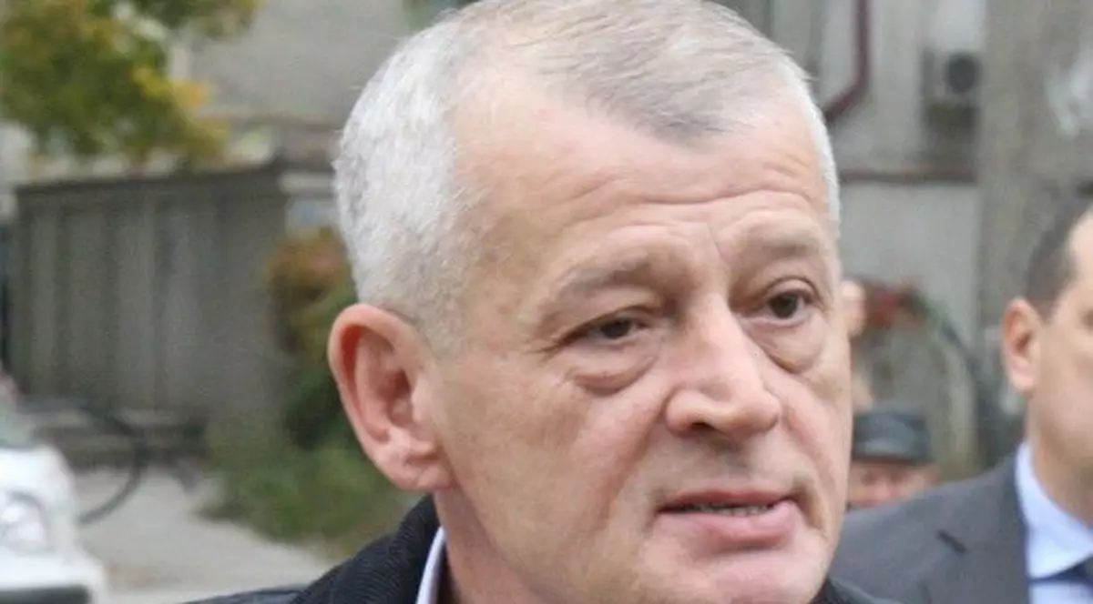 Doi saci cu 71.000 lei, găsiţi în casa lui Oprescu. Fostul primar spune că a uitat de ei