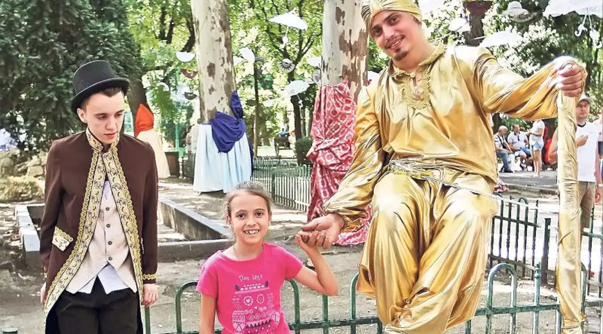 Liber la distracţie! Mii de români au profitat de ultimele zile de vară şi au petrecut la maximum | FOTO 