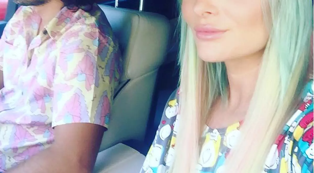 Delia, pusă la zid după ce a acceptat să cânte la Chişinău. Ce şi-a luat solista cu ea, în avion