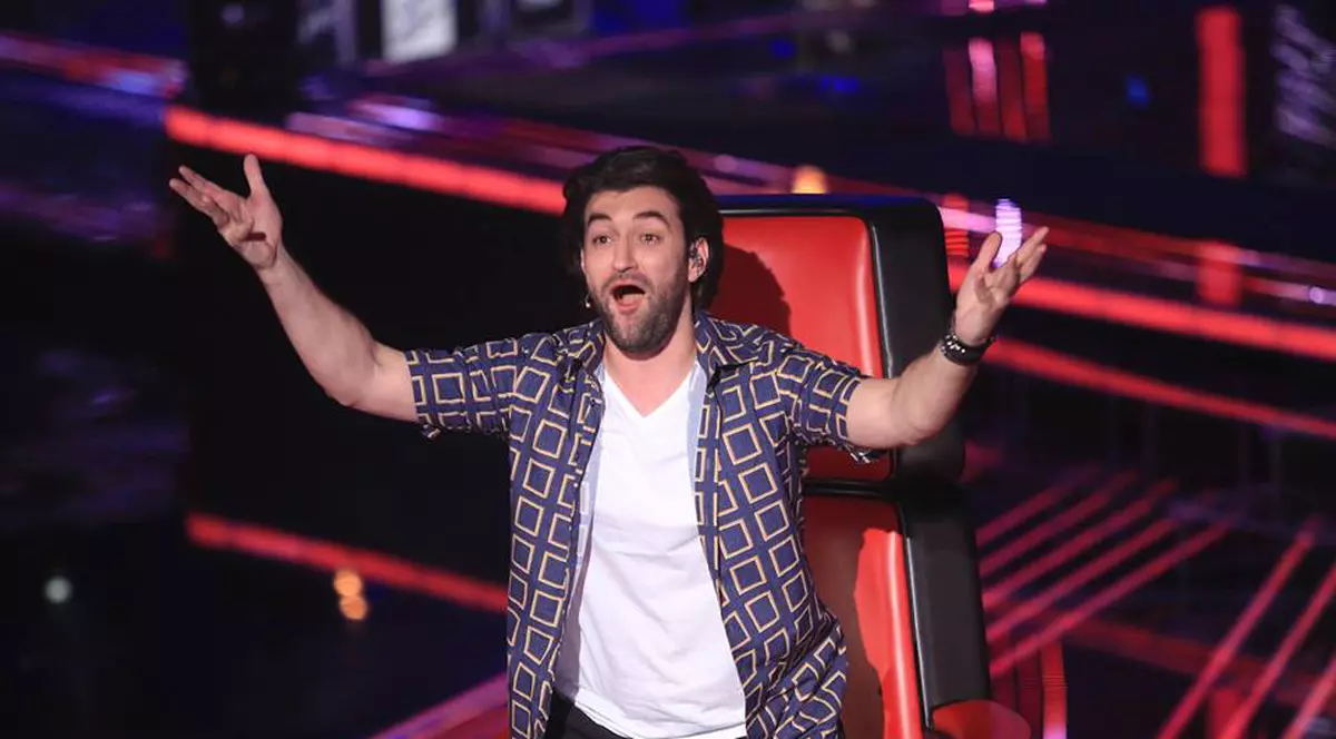 Apariţie surpriză la "Vocea României". O vedetă a urcat pe scenă şi a făcut juraţii să se "bată" pentru ea