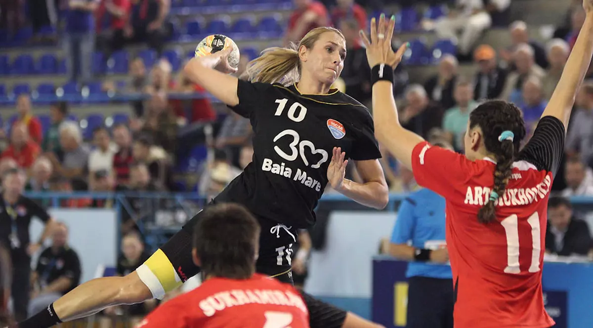 HCM Baia Mare - Esbjerg 32-21. ^Maramureșencele s-au calificat en-fanfare în grupele Ligii Campionilor la handbal feminin