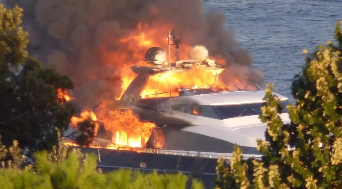 Ștefan Radu, umilit la Napoli. De Laurentiis e trist, i-a luat foc yahtul / VIDEO