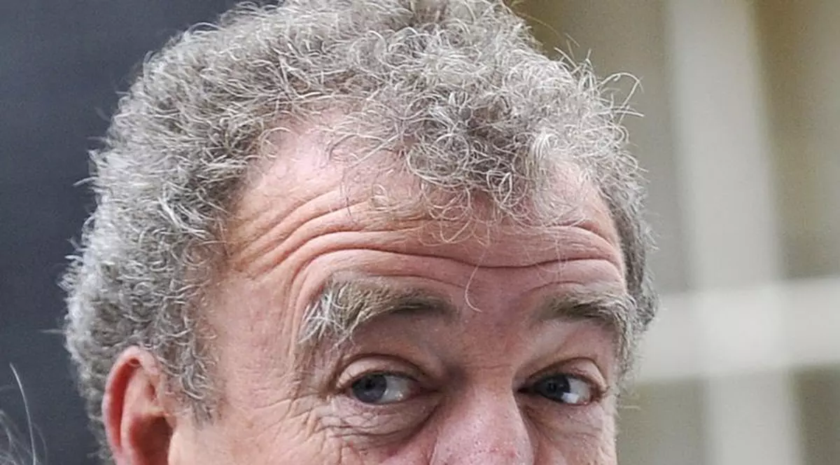 Jeremy Clarkson ii jigneste pe romani