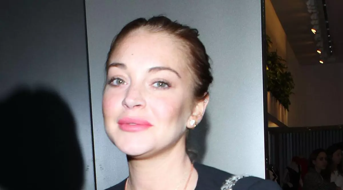 Lindsay Lohan s-a dus drogată la nunta unor amici