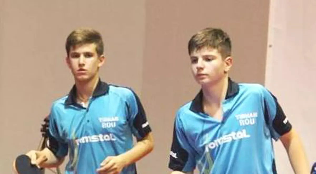 Baieții de la CS Topspin Constanța, tur perfect. La fete, afacere în trei