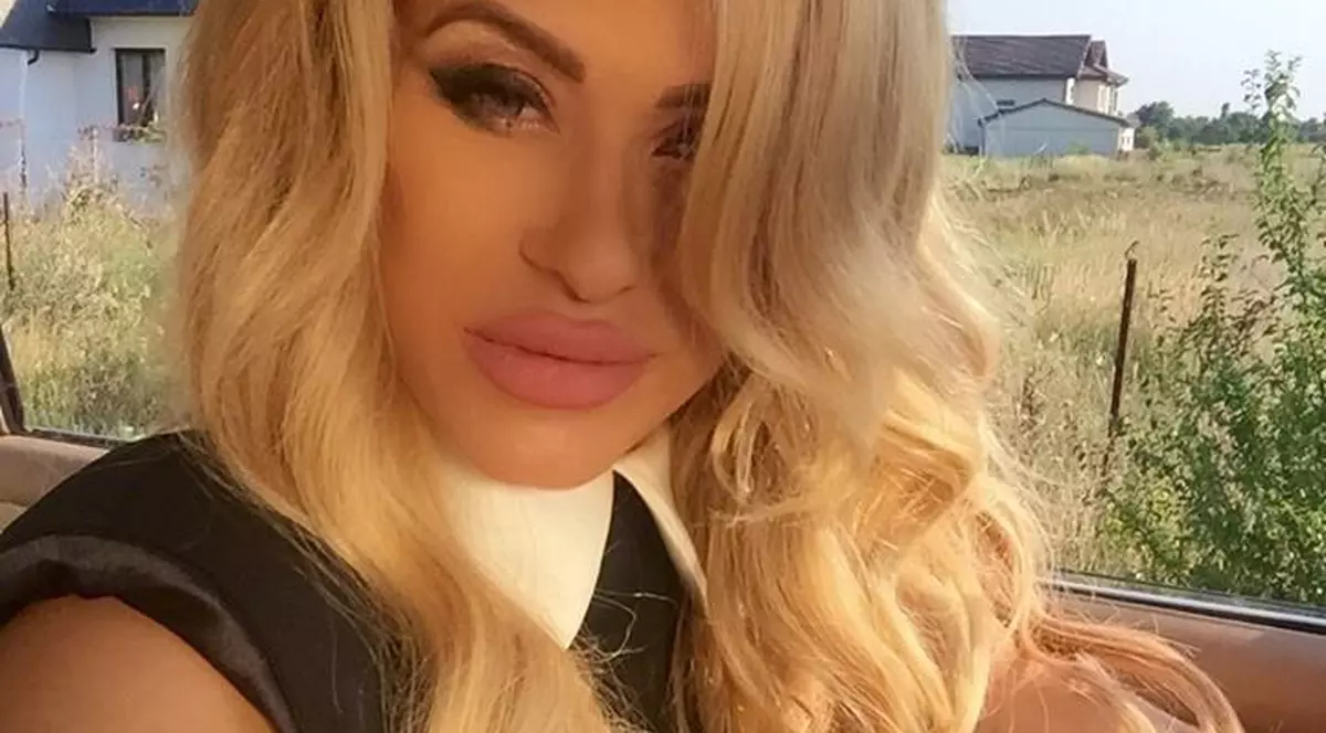 Gravidă în ultimul trimestru, Anda Adam a apărut cu un SUPER DECOLTEU la un eveniment monden | FOTO ÎN ARTICOL