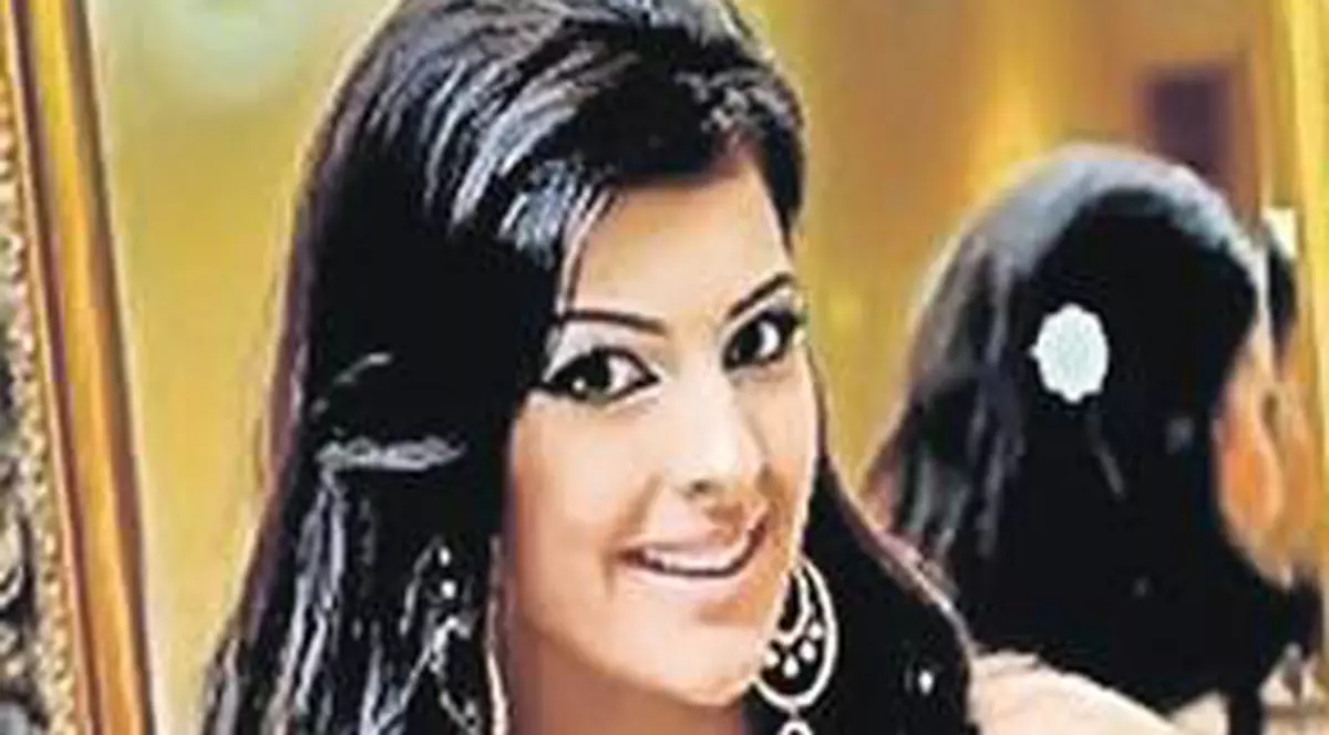 EXCLUSIV | «S-a aruncat în genunchi ca s-o iert»! Tatăl pițipoancei cu BMW, care în 2010 l-a mutilat pe un pensionar din București, se roagă de victimă să n-o bage la închisoare