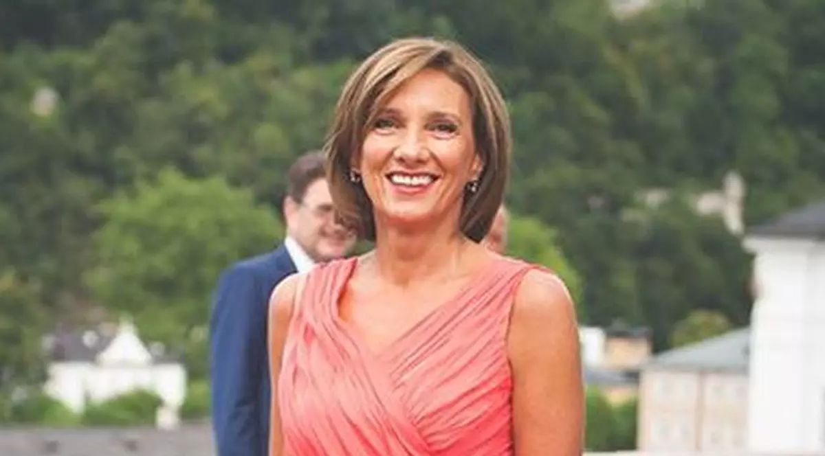 "Carmen Iohannis are nişte fixuri pe care nu i le poate schimba nimeni". Ce spune designerul Primei Doamne despre ea