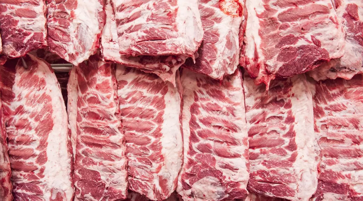 Propunere ŞOCANTĂ. "Persoanele care consumă CARNE ar trebui tratate ca FUMĂTORII"