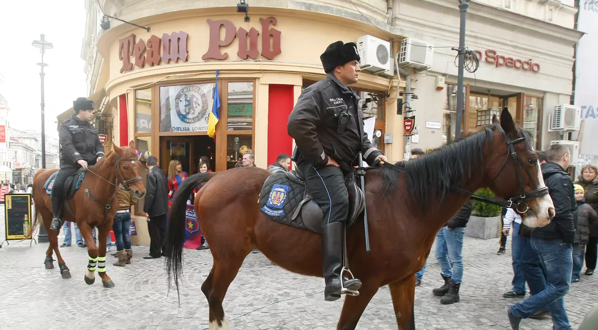 Interlopii au «trupe» de contraspionaj! Echipele își filează atât rivalii, cât și pe oamenii legii care sunt pe urmele lor