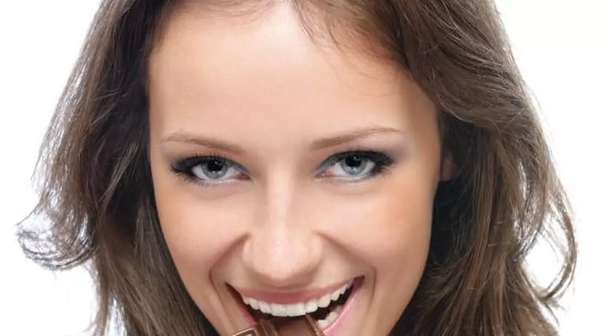 Ciocolata NU ÎNGRAȘĂ! Află de la nutriționist câtă poți mânca fără să iei în greutate 