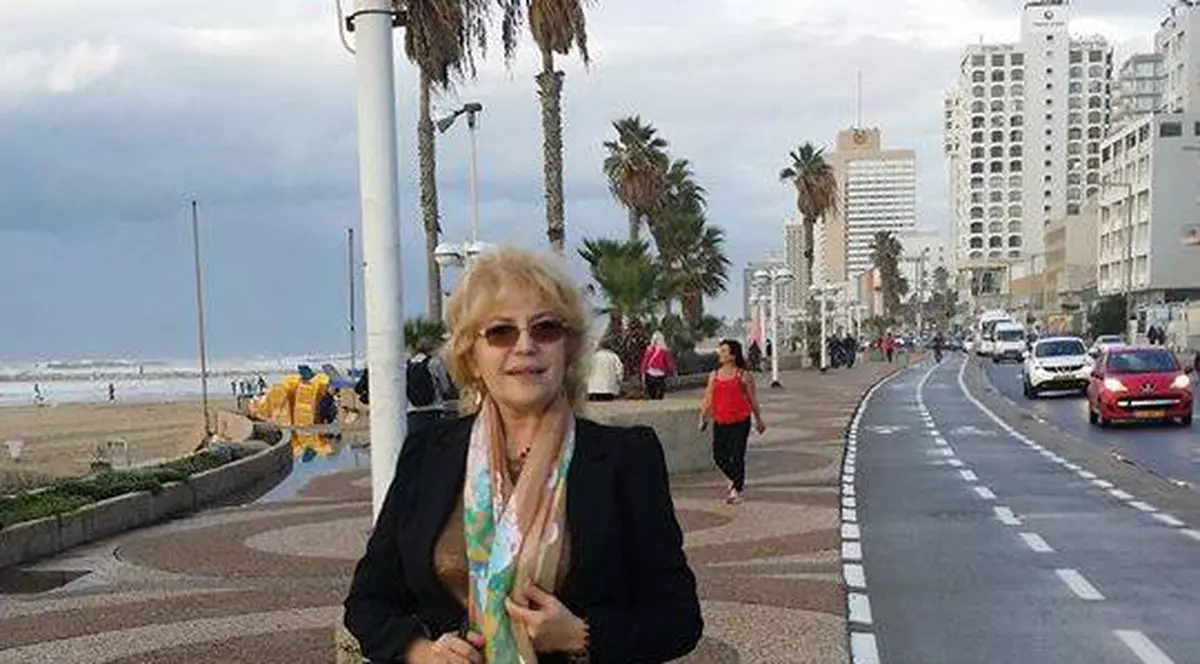 Clipe de groază pentru Corina Chiriac! A rămas blocată în lift!