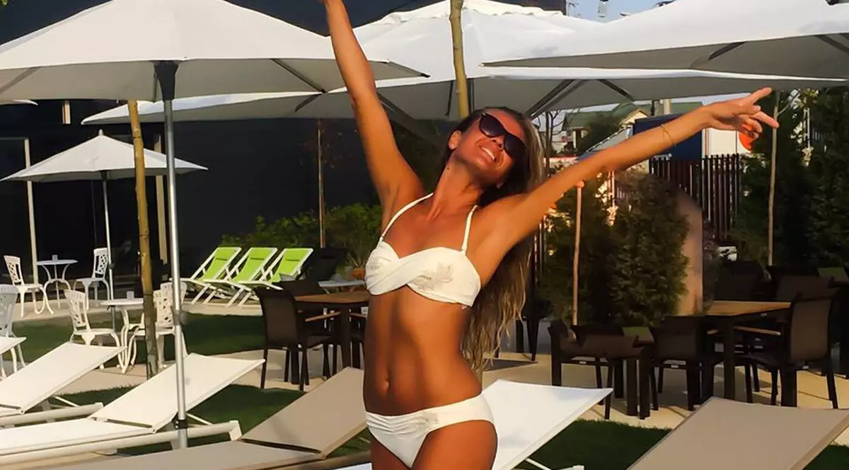 Nu te așteptai la așa ceva! Soțul unei foarte cunoscute vedete, model după divorț!