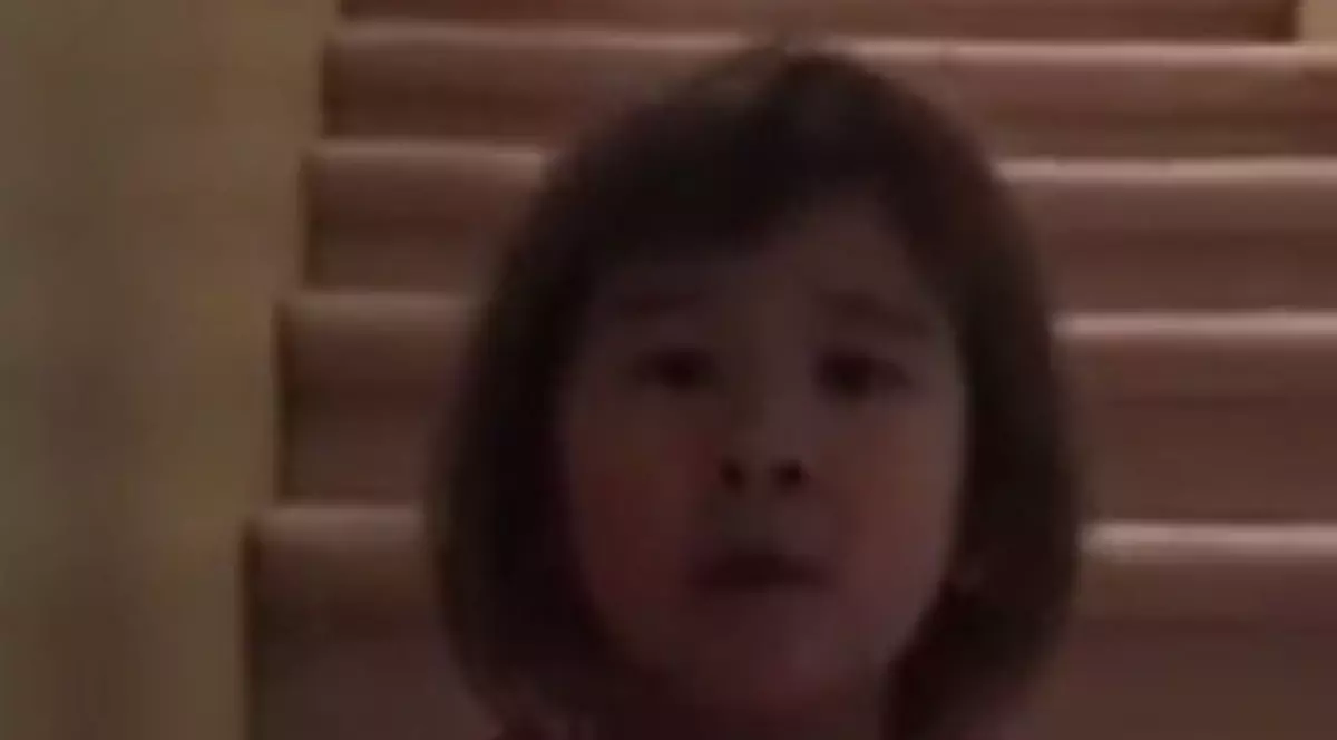 O copilă de 6 ani îşi roagă părinţii divorţaţi să rămână prieteni. Sfaturile ei te vor lăsa fără cuvinte | VIDEO