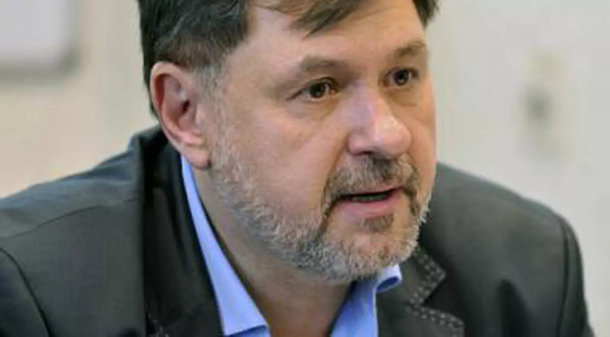 VIDEO | Alexandru Rafila, criză de râs la auzul unor declaraţii făcute de Tătaru despre evoluţia cazurilor de COVID-19