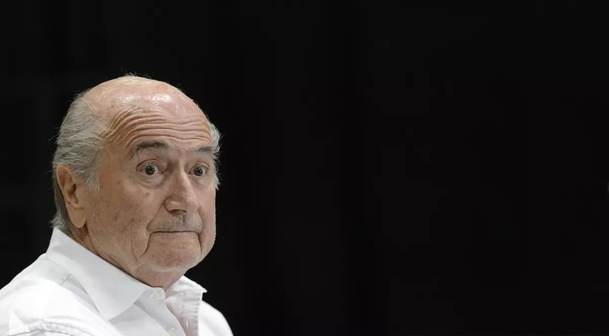 Blatistul Blatter - internat în spital. E foarte stresat, în ultima vreme