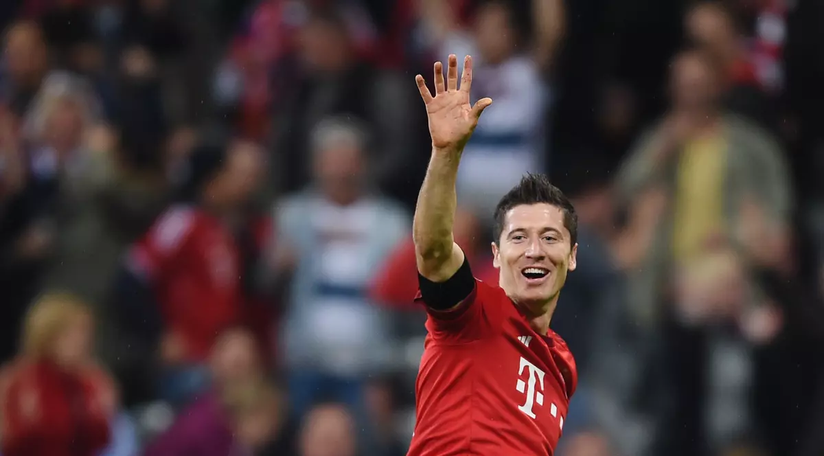 Robert Lewandowski a marcat cinci goluri în nouă minute, în meciul Bayern Munchen - Wolsfsburg. Guardiola a rămas mut