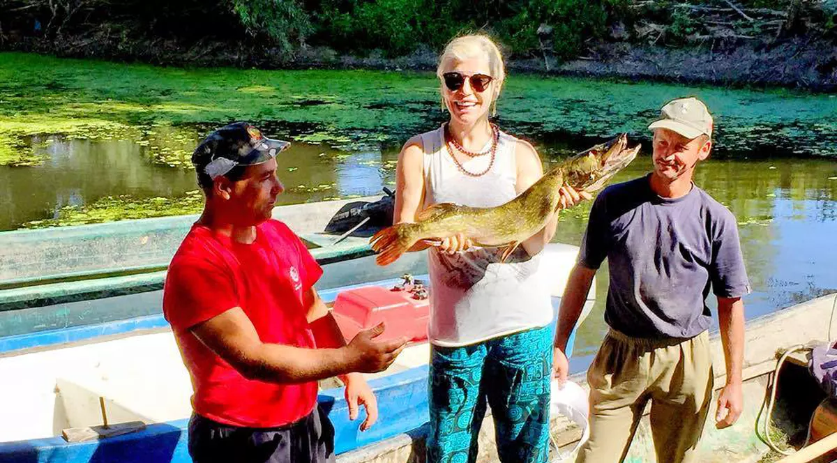 Cum și-a început ziua Loredana Groza! Îl ține în brațe!