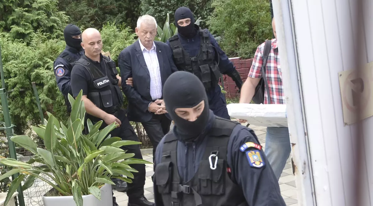 Apar primele efecte ale arestării primarului Oprescu. ^Antrenoarea daneză Mette Klit și-a reziliat contractul cu echipa de handbal CSM București