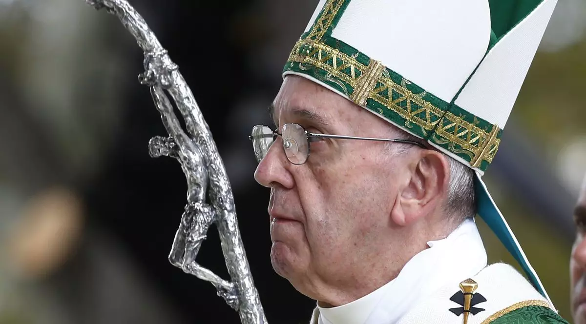 Papa Francisc e dur cu bisericile: "Dacă nu-i ajutaţi pe cei săraci şi pe nevoiaşi, plătiţi impozite ca orice alt business!"