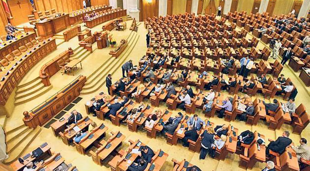 CCR: Legea privind dezincriminarea conflictului de interese, neconstituțională