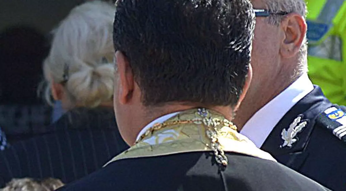 60 de preoţi din Bacău, mutaţi disciplinar. Motivul? Au vândut prea puține lumânări