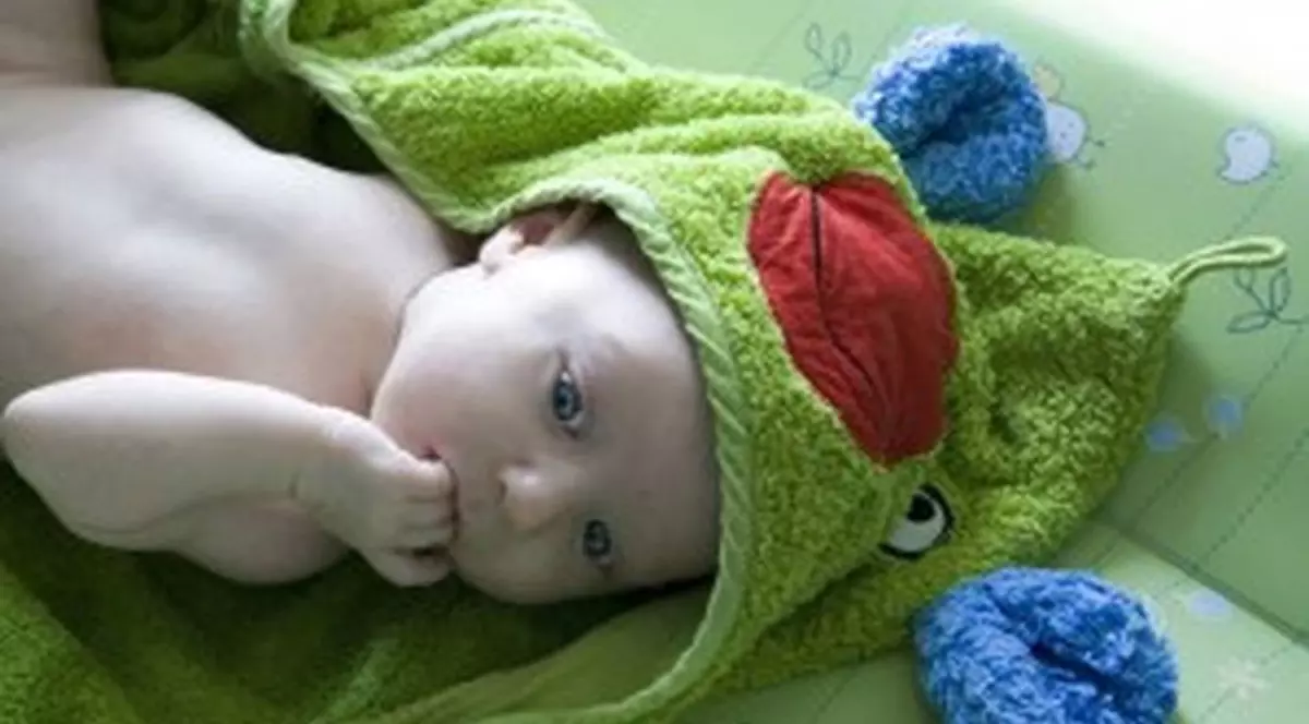 Cât de des trebuie să spălăm lenjeria de pat și prosoapele copiilor