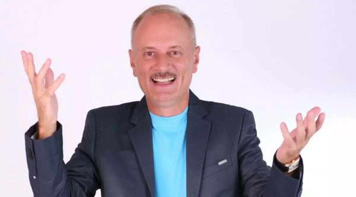 Toni Grecu ”se ia” de salariul Andreei Esca