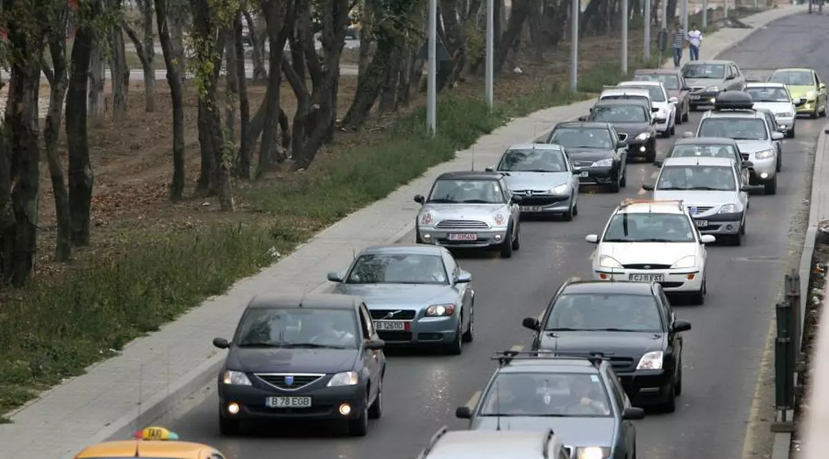 Explicația pentru haosul din traficul bucureștean: 1 din 4 locuitori conduce o mașină! Cum stau lucrurile la nivel național 
