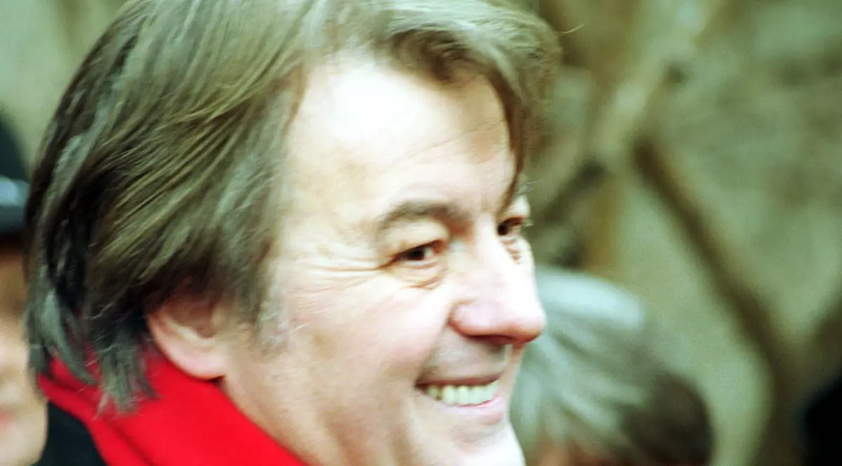 STRANIU! Ce s-a întâmplat astăzi, la mormântul mamei lui Vadim. Tribunul a murit azi, la vârsta de 65 de ani