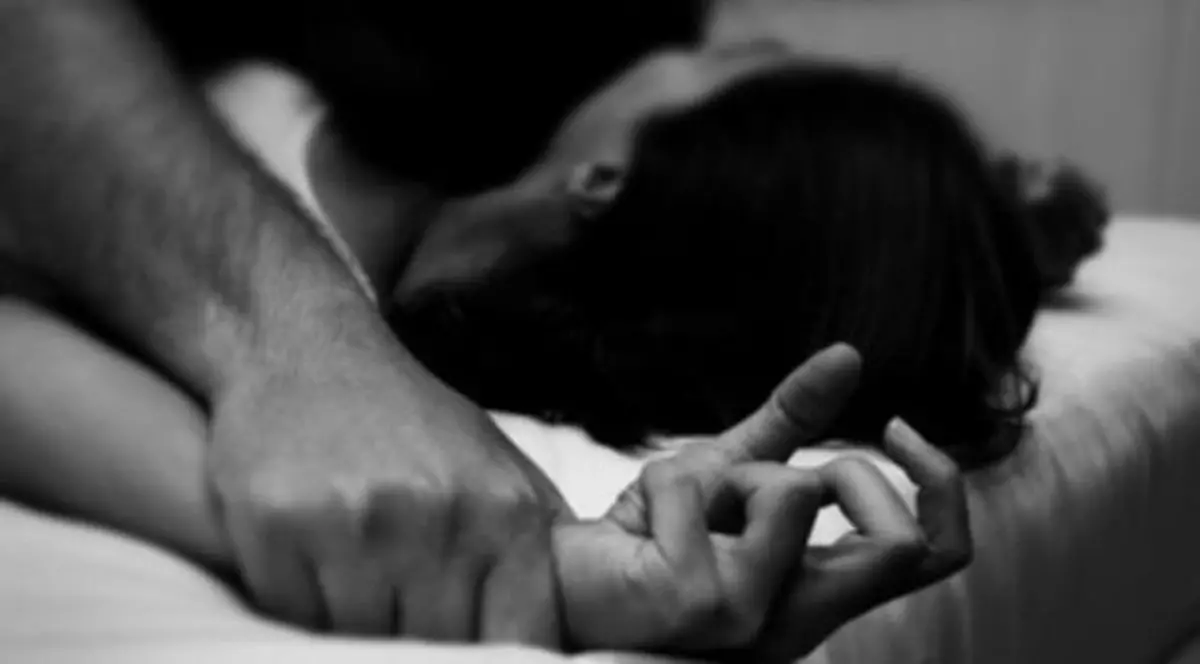 Drama unei eleve care s-a îndrăgostit de un bărbat de pe Facebook. Ce a păţit după ce s-a întâlnit cu el