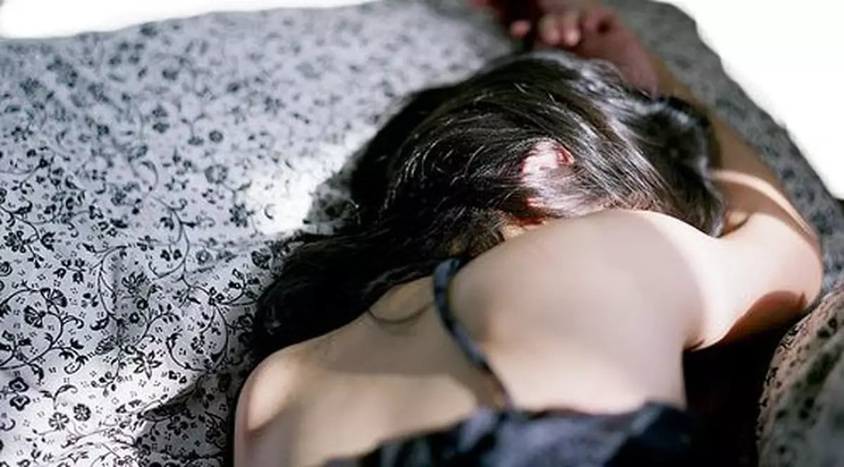 Viol inventat pentru şantaj? Fata de 15 ani care a fost violată de 2 bărbaţi spune adevărul: "M-am dus de bună-voie"