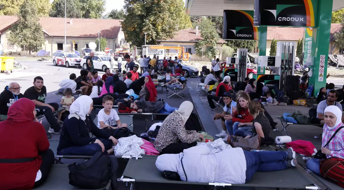 Doar AZI au intrat peste 20.000 de refugiați în Croația