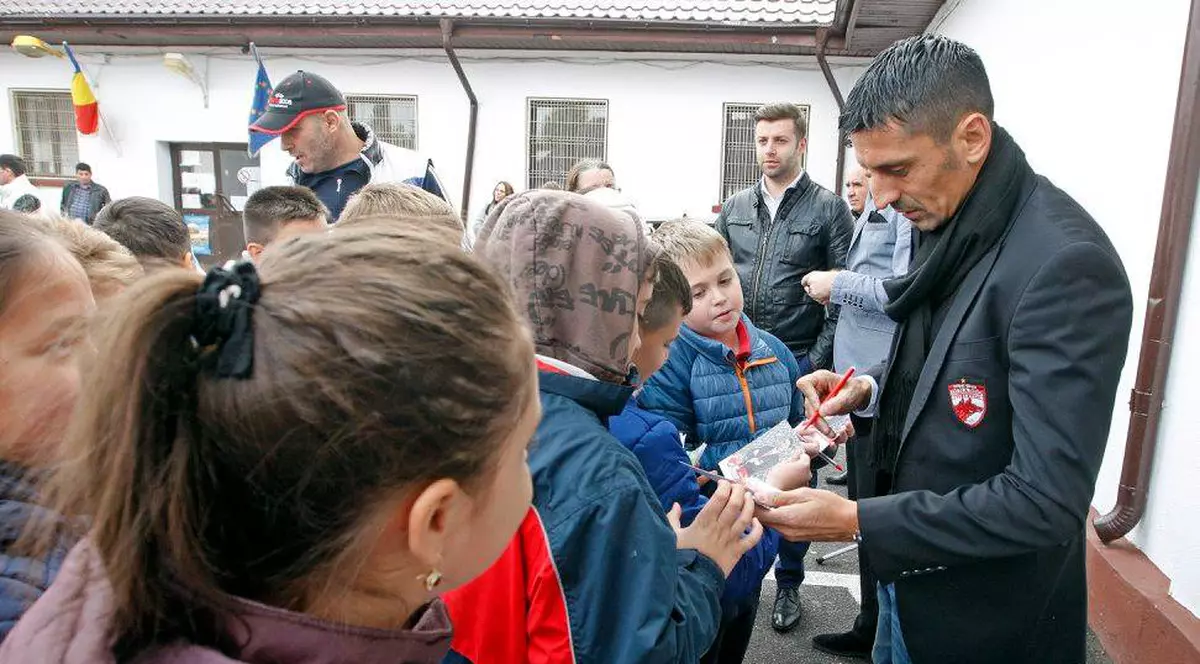 ORA DE DINAMO, la Școala Nr. 124. Directorul sportiv Ionel Dănciulescu s-a simțit ca-n prima zi de cursuri / VIDEO