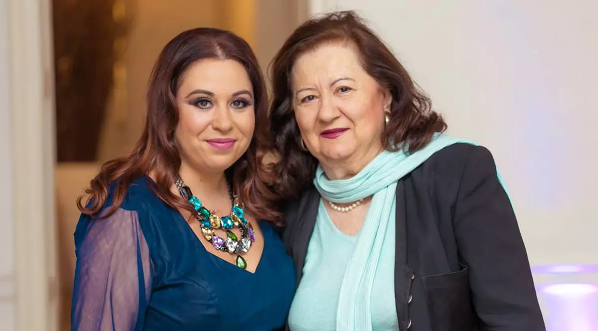 Oana Roman, de urgenţă cu mama ei la spital, la miezul nopţii. Ce s-a întâmplat cu Mioara Roman
