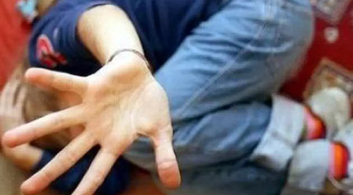 Un nou caz şocant de violenţă în şcoli! O elevă a fost călcată în picioare de un coleg, într-o pauză