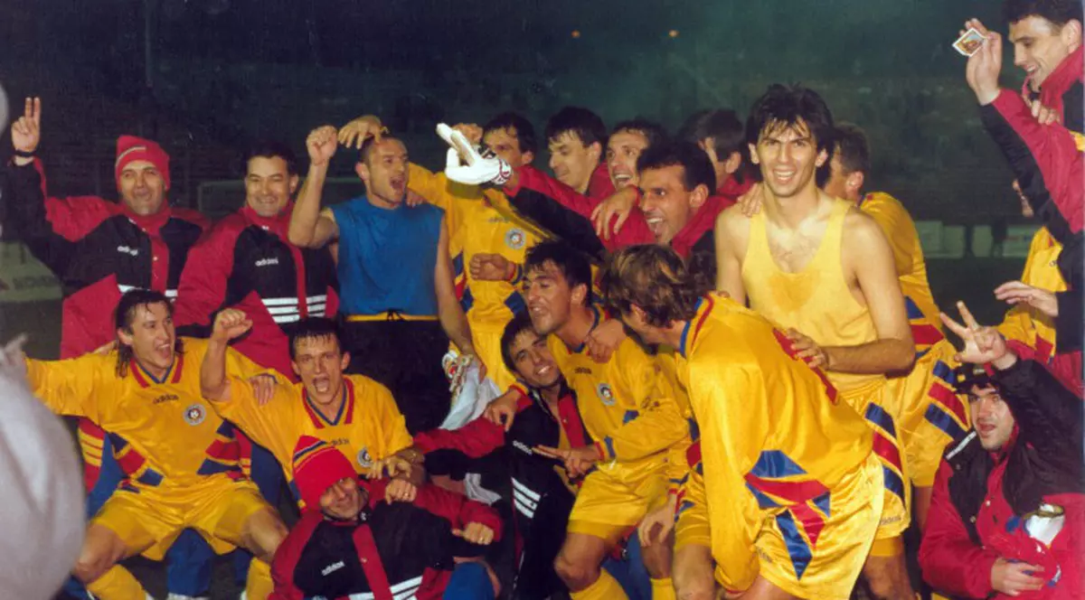 Euro 2016. Burleanu nu mai iese din casă, de rușine! Generația de Aur îl face zilnic de râs! După Prunea, un alt fost mare internațional îl batjocorește pe șeful FRF
