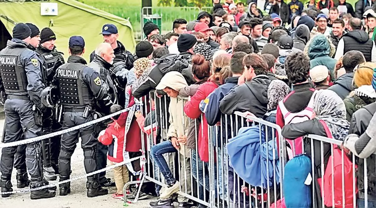 Cadavrele a 34 de migranți, printre care 20 de copii, găsite în deșert