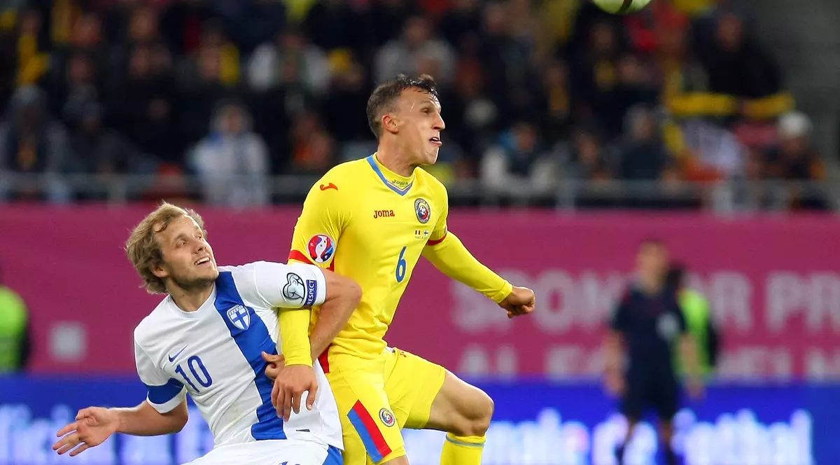 Vlad Chiricheș este pe picior de plecare și de la Napoli. Tricolorul așteaptă Euroreabilitarea