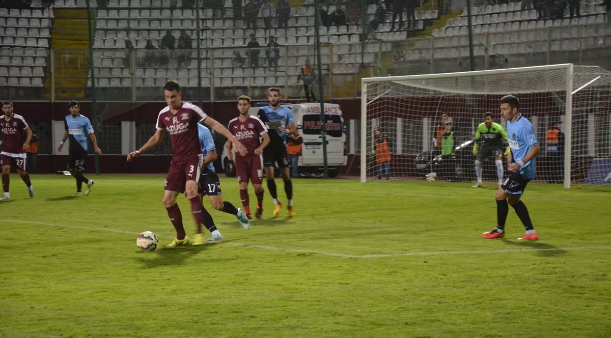 Meci de pomină în Giulești: Rapid - Rapid CFR Suceava 1-1. Gazdele au ratat două penalty-uri