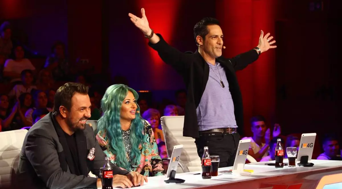 Ea e casnica a cărei voce i-a cucerit pe jurații X Factor: ”Ai cea mai frumoasă voce din România”