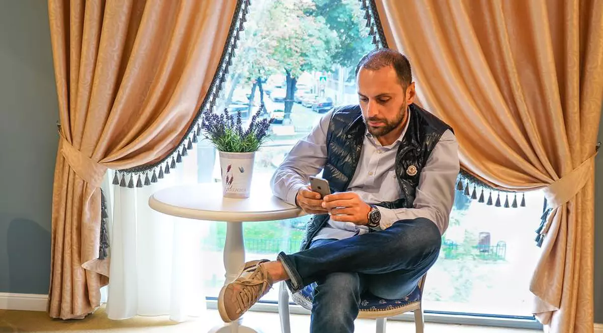 Are pretenții de star internațional!
