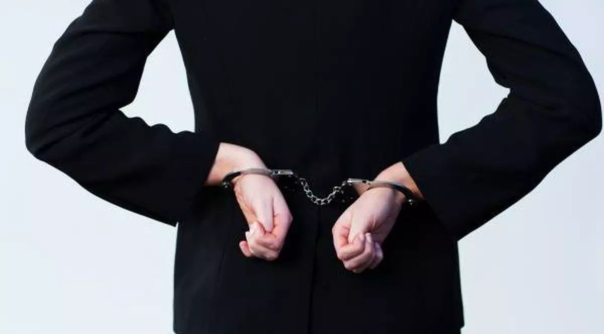 Infirmieră arestată după ce ar fi racolat tinere cu handicap să se prostitueze