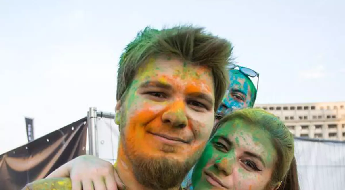 EXCLUSIV Povestea cumplită a unui cuplu care a fost surprins în incendiul din Colectiv: un chitarist a murit ars de viu, iubita lui a scăpat ca prin minune  